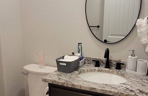 Joplin House | Newly Built Cozy Retreat close to shopping and restaurants