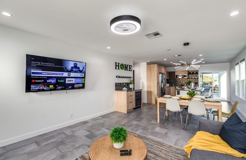 Paradise Valley Village House | Newly-Built Modern Home with Mountain/City Light Views