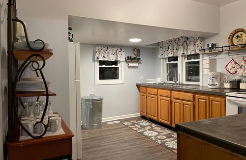 Abilene House | Newly remodeled and updated home in Abliene KS. Great for get togethers!
