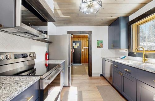 Salt Lake Mountain Resorts House | Newly remodeled ski-in - ski-out cabin with washer & dryer new kitchen - walk to lifts