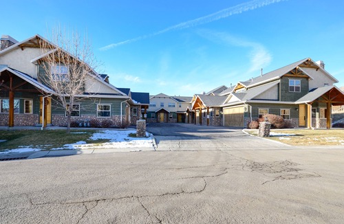 Wolf Creek House | Newly Remodeled Skiing & Golf Twnhome with Private Hot Tub and Game Room