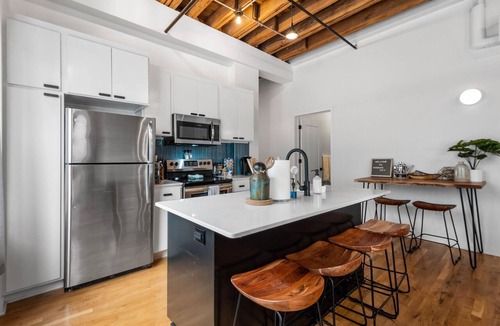 Crossroads Arts District Condo | Oak St Lofts #1 - Downtown Loft w/Private Parking, Walk to T-Mobile Center and Streetcar!