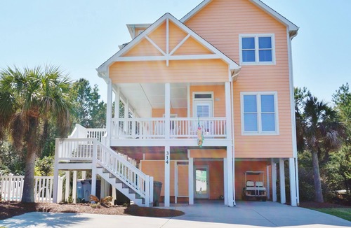 Emerald Isle House | Oceanside,private pool,golf cart,elevator,easy beach access,in Spinnaker's Reach