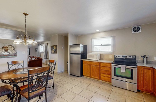 Santa Fe House | Old Santa Fe Manor- 3 Acre Escape, 10 min to Plaza