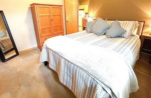 Historic Fort Collins High School Apartment | Old Town - Beautiful 2 Bedroom; Walk/Or Ride Your Bike To Old Town