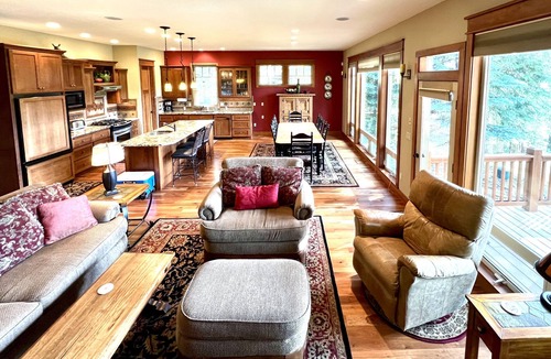 McCall House | On the Payette River - beauty, comfort, gourmet kitchen