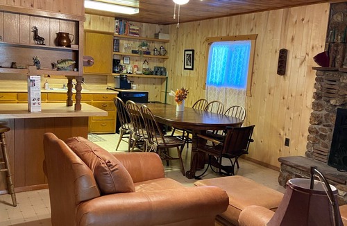 Taos Ski Valley Cabin | ON THE RIVER! MINUTES FROM SLOPES! SLEEPS 16