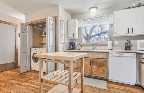Central Colorado Springs Cottage | One Level Home Near Downtown Hot Tub