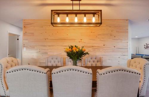 Berkley House | One of a Kind Home with HOT TUB Pool Table and Fire Pit 4 Miles to DT