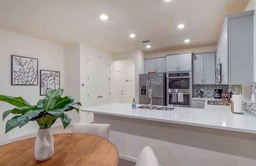 Casas Adobes House | Oro Valley/Office/Fenced/Garage/2 BR 2BA