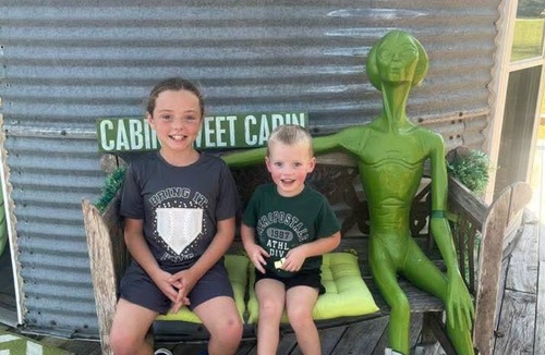 Bushyhead Cabin | Out Of This World FUN in the ALIEN CABIN! Book Your 4th Of July Getaway Now!