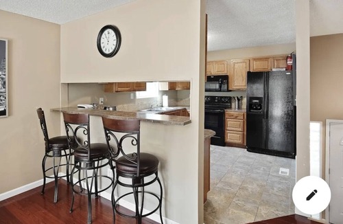 Lenexa House | Overland Park - 20 min from arrowhead stadium
