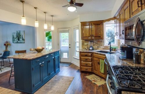 Overland Park Cottage | Overland Park Home w/Fenced-in Yard & Gas Grill!