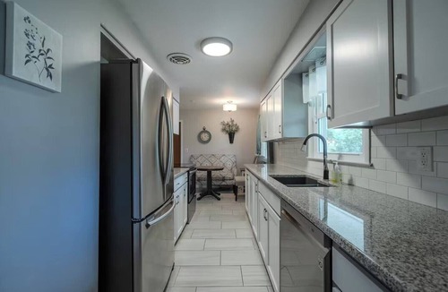South Central Omaha House | Pacific Place | Comfort and Convenience in Central Omaha