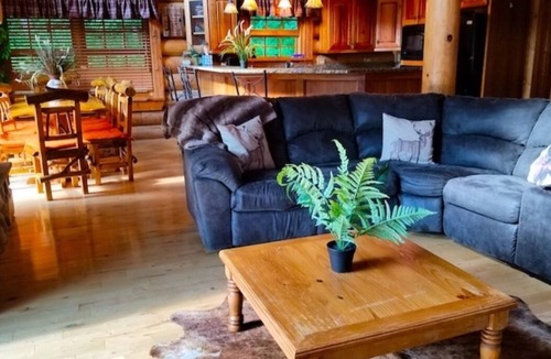 Harpers Ferry Cabin | Paint Creek Lodge 5 BR Cabin with Swimming Pond, Waterfalls, and Hot Tub