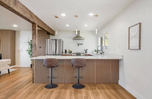 Olympus Cove House | Panoramic Views + Hot Tub Foothill Retreat 3BD/3BA