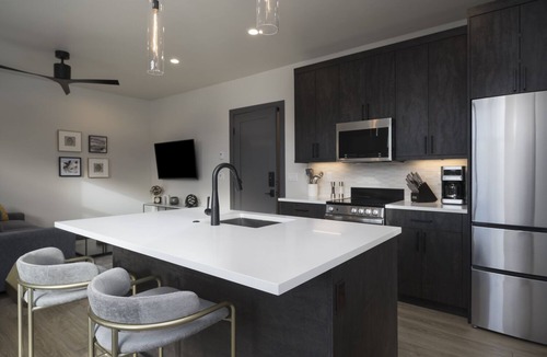 Breckenridge Condo | Park Ave Flat 14 | Luxury Condo & Minutes to Everything!
