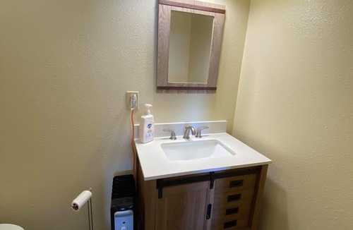 Gardiner Apartment | ParkWay Yellowstone Guest House Yellowstone Riverside studio #6