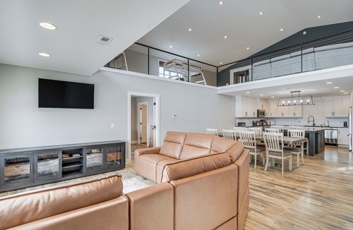 Waldron House | Patio & Fishing Pond! Modern Barndominium Near KC