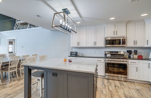 Waldron House | Patio & Fishing Pond! Modern Barndominium Near KC