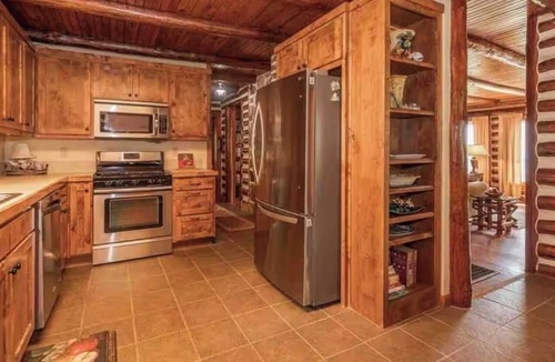 Eureka Springs Cabin | Peace Mountain Lodge