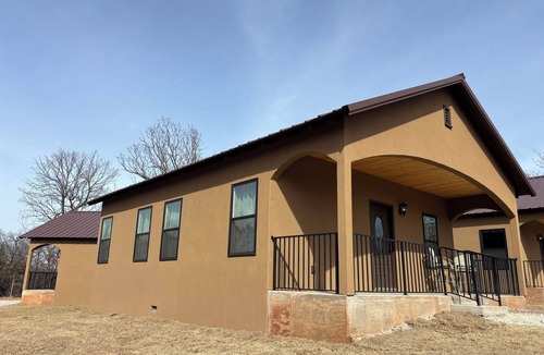 Cleveland Cabin | Peaceful 1-bedroom cabin with AC in Charming Happy Valley