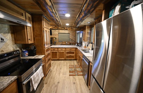Creede Cabin | Peaceful 2-bedroom cabin in wonderful Creede Colorado for a relaxing stay.