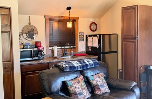 Estes Park Apartment | Peaceful Mountain Retreat! Hot Tub Stargazing & Epic Lumpy Ridge Views!