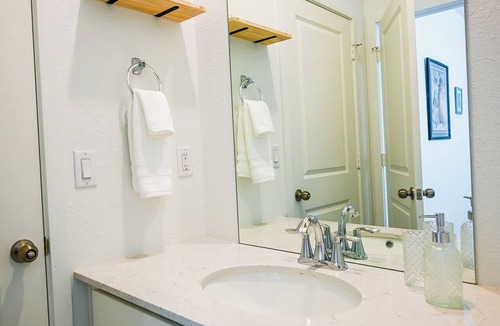 Watkins House | Peaceful Prairie Retreat Near Airport and Gaylord