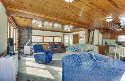 Johnson Creek Cottage | Peaceful Riverfront Escape with Stunning Views