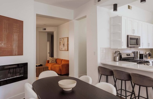 Rush and Division Apartment | Penthouse Designer Loft 4W | GoldCoast/River North