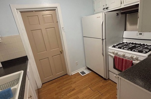 South Kansas City House | Perfect 1-Bedroom Brookside Place Close to Shopping