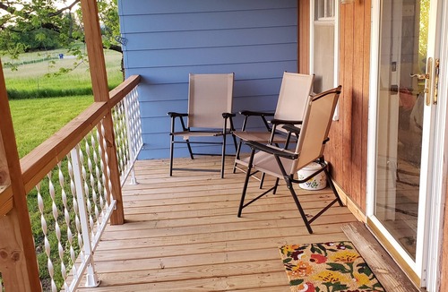 Lawrence House | Perfect Blend: Country Quiet/City Convenience 5 min to Clinton Lake, Rock Chalk!