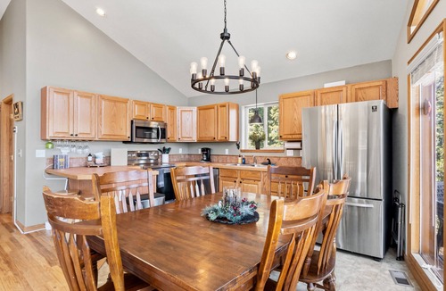 Valley of the Sun House | Perfect Mountain Escape. Family Friendly, Cozy Getaway & Near Breckenridge