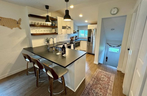 South Perry District House | Perry District Craftsman | Hot Tub & Fire Pit | Fenced Yard | 6 Min to Downtown
