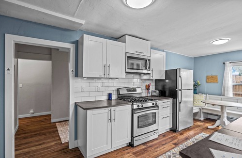 Montrose House | Pet & Family Friendly Downtown Montrose-20 Minutes to Black Canyon National Park
