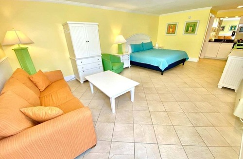 Atlantic Beach Hotel | Pet-friendly, 3 Blocks to Beach, Pool, #205