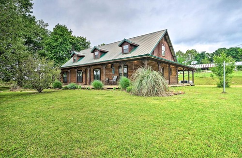 Pickens House | Pet-Friendly Broken Bow Gem with Deck and Grill!
