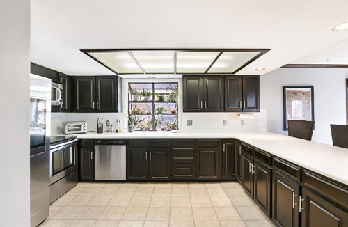 Denver House | Pet-Friendly Denver Getaway. Trail Access & Fast Wi-Fi
