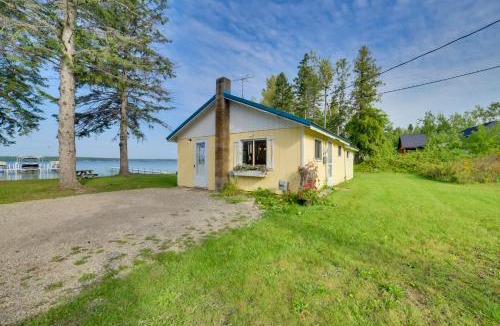 Indian River House | Pet Friendly Lake Cabin: Private Dock + Fire Pit!