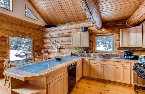 Valley of the Sun Cabin | Pet-Friendly Log Cabin, Natl Forest Trail at the Door, 14ers Out Back