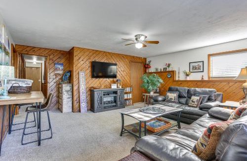 Pine Apartment | Pet-Friendly Pine Home: Near Hiking & Fishing!