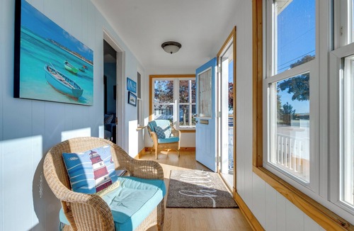 Two Rivers Cottage | Pet Friendly! Steps to Beach - ‘Lakeview Cottage’