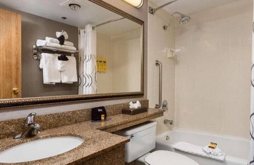 Kimball Junction Hotel | Pets are Allowed HERE! Free Breakfast, Free Shuttle, Indoor Pool!
