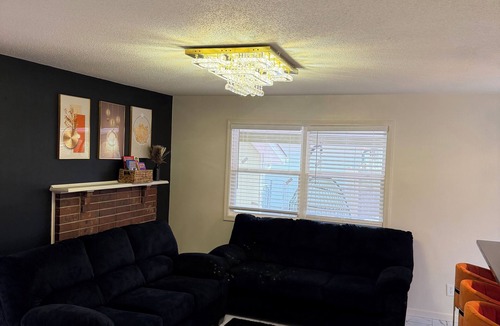 Pauline House | Phenomenal fun escape 5 bd, Full Game Room/Bar Sleeps 14+ Brand New Home