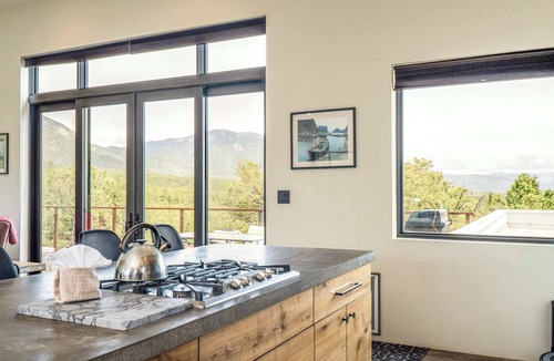 Valdez House | Piñon Ridge Retreat - Hot Tub, Mountain Views