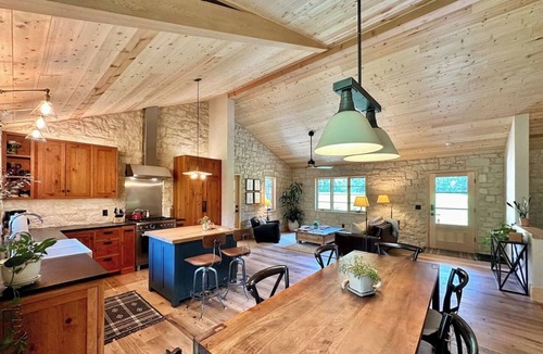 Manhattan Cottage | Picturesque Woodland Cottage in the Tallgrass Prairie