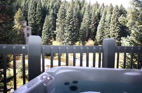 Warrior's Mark House | Pinecreek #I - 3 BR: Close to Town- Shuttle to Slopes- Pool & Hot Tub Access