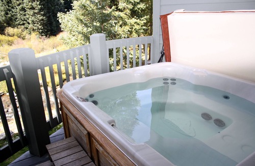 Warrior's Mark House | Pinecreek #I - 3 BR: Close to Town- Shuttle to Slopes- Pool & Hot Tub Access