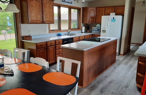 Lake Mills House | Plan now for your fall Getaway! 8 Adults max
